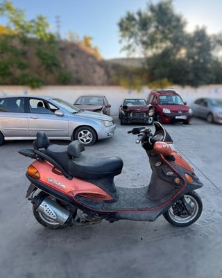 119071 caballete kymco dink 50