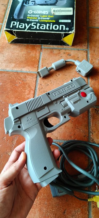 Set Playstation 1 G-Con 45 + Giochi