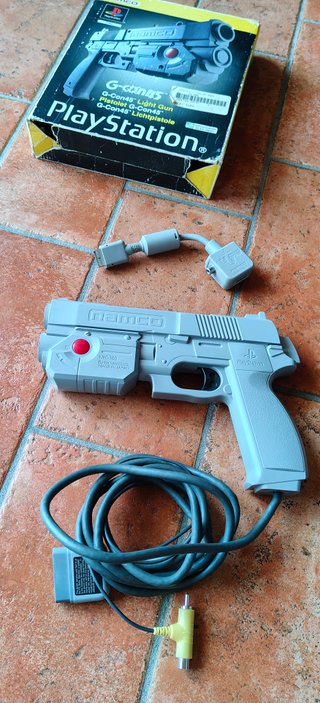 Set Playstation 1 G-Con 45 + Giochi