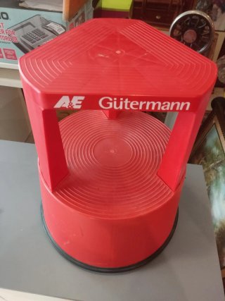 Taburete Gutermann con ruedas