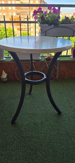 Mesa de terraza redonda madera y metal