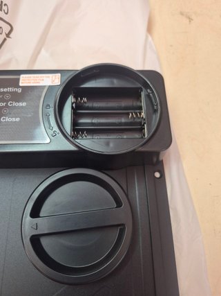 Puerta Automática Gallinero LCD Pilas