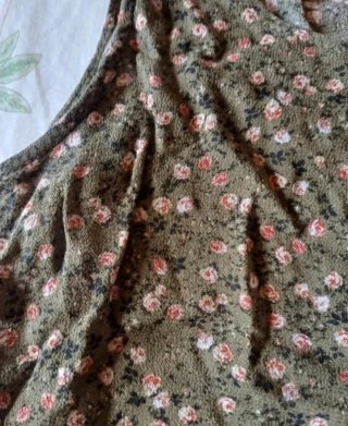 Blusa floral verde y rosa