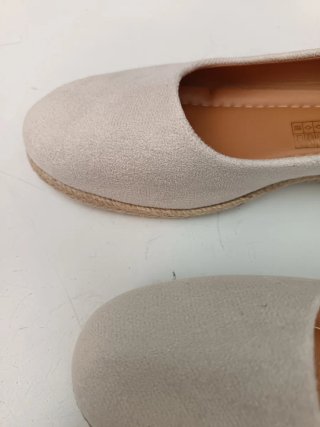 Zapatos cuña beige mujer