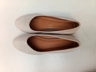 Zapatos cuña beige mujer
