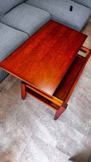 Mesa de centro elevable de madera