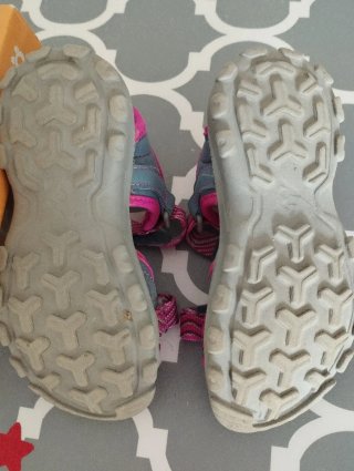 Sandalias trekking niña gris y rosa