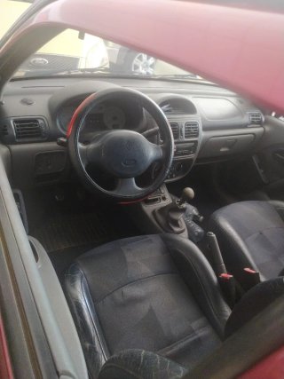 Renault Clio 2001