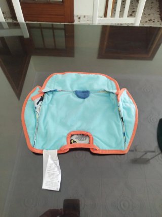 Dos protector silla bebé impermeable marca close