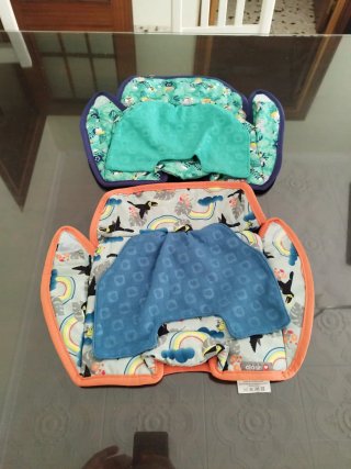 Dos protector silla bebé impermeable marca close