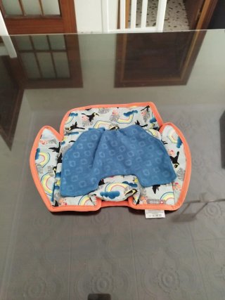 Dos protector silla bebé impermeable marca close