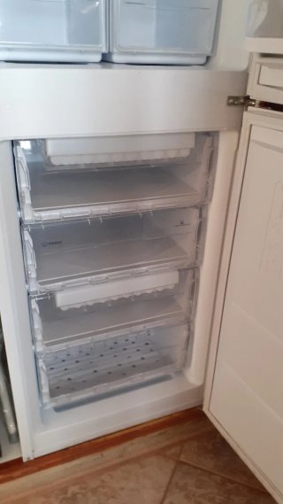 Frigorifico Indesit A+, no frost