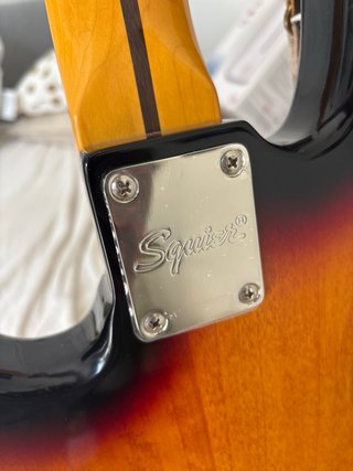 Bajo Guitarra Fender Squier 70s Jazz Bass Sunburst