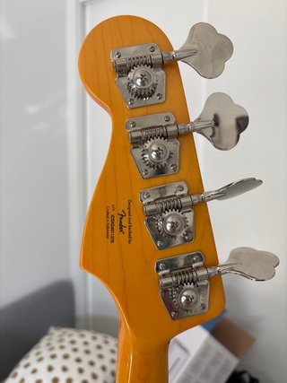 Bajo Guitarra Fender Squier 70s Jazz Bass Sunburst