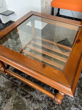 Mesa de centro 100% madera maciza con cristal