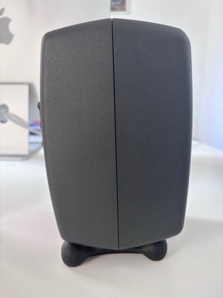 Monitor de estudio Genelec 8020D