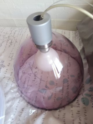 Lampada a sospensione viola