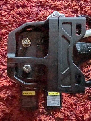ICOM IC-705 + Batería + Carcasa