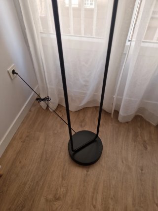 Lámpara de pie y techo estilo moderno