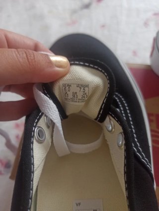 Zapatillas Vans Mujer Negras y Blancas