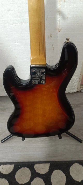 Bajo Fender Jazz Bass Sunburst