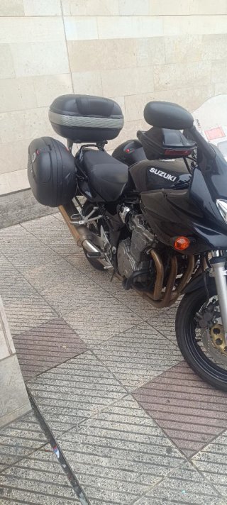 Suzuki Bandit 650 GSF Negra