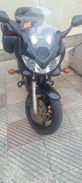 Suzuki Bandit 650 GSF Negra