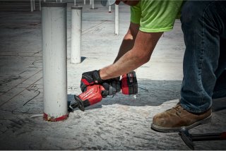 Milwaukee M18 FHZ - Sierra de sable de una mano