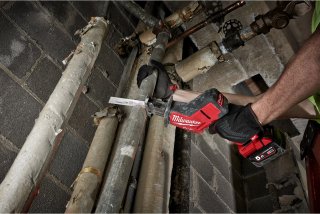 Milwaukee M18 FHZ - Sierra de sable de una mano
