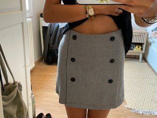Falda de cuadros negra y blanca