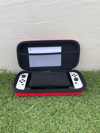 Pacchetto Nintendo Switch OLED + Accessori