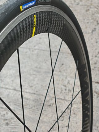 Bicicleta carretera Fuji Transonic 2.1. AERO