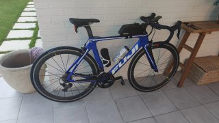 Bicicleta carretera Fuji Transonic 2.1. AERO