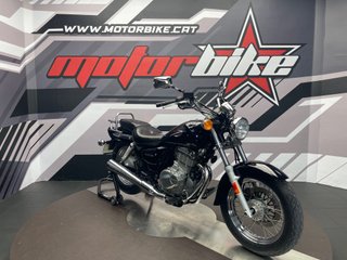 Suzuki Marauder GZ 250 Negra