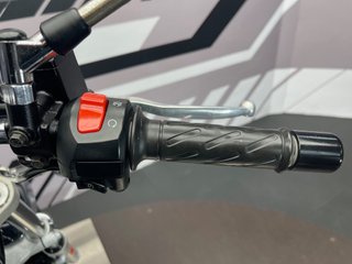 Suzuki Marauder GZ 250 Negra