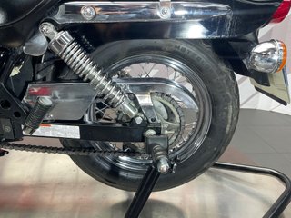 Suzuki Marauder GZ 250 Negra