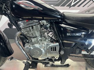 Suzuki Marauder GZ 250 Negra