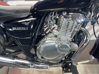 Suzuki Marauder GZ 250 Negra