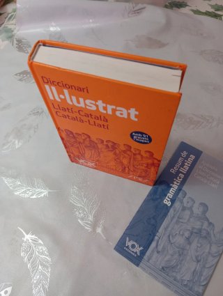 Diccionari il·lustrat llatí-català, català-llatí