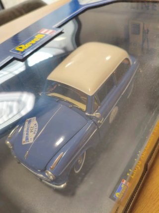 Revell Lloyd Alexander TS Racing 1/18