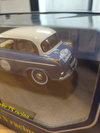 Revell Lloyd Alexander TS Racing 1/18