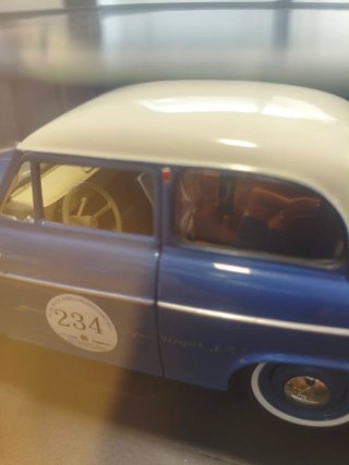 Revell Lloyd Alexander TS Racing 1/18