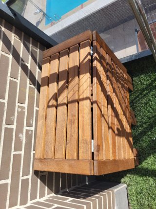 Mesa extensible terraza + 3 sillas madera