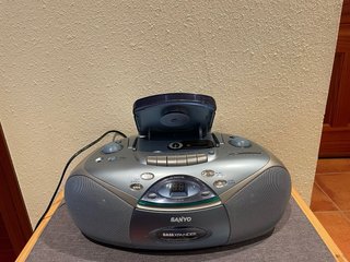 Radio CD Sanyo BassXpander