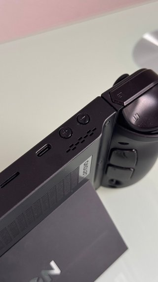 Lenovo Legion Go Z1 Extreme con custodia e caricabatterie originali