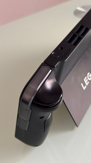 Lenovo Legion Go Z1 Extreme con custodia e caricabatterie originali