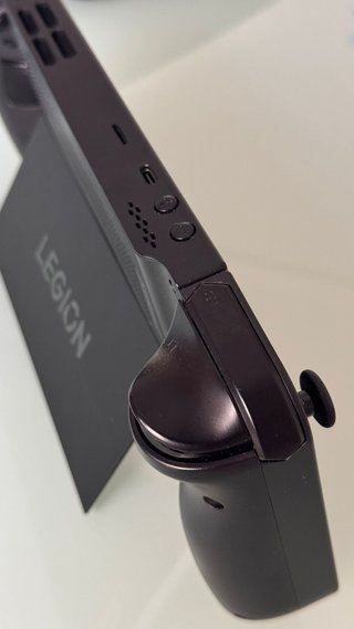 Lenovo Legion Go Z1 Extreme con custodia e caricabatterie originali