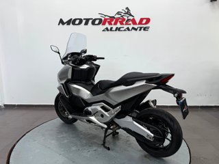 Honda Forza 750