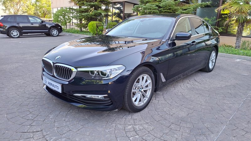 BMW Serie 5 2018, foto 2