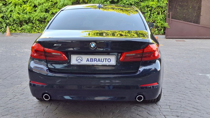 BMW Serie 5 2018, foto 14